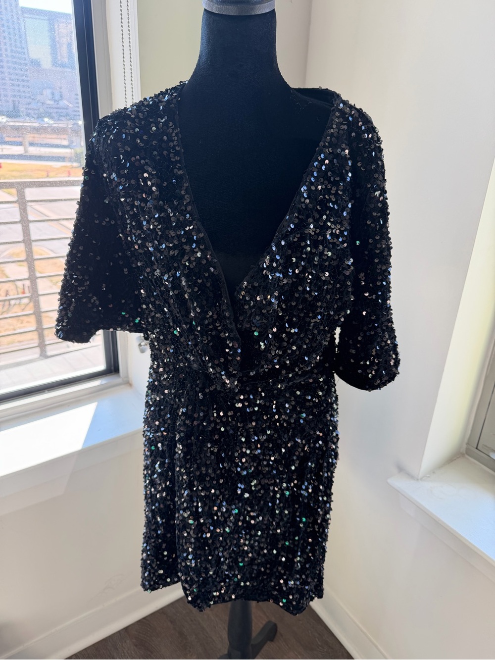 Boohoo Black Sequin Velvet Plunge Mini Dress Size 10